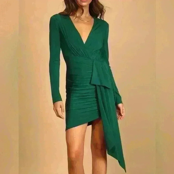 NWT Lulus Marlay Emerald Green Ruched Long Sleeve Bodycon Dress - Picture 1 of 7